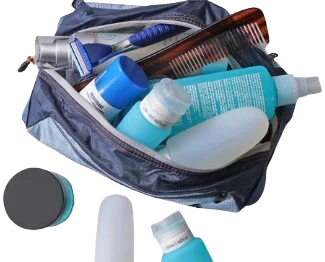 Une trousse de toilette qui déborde de flacons